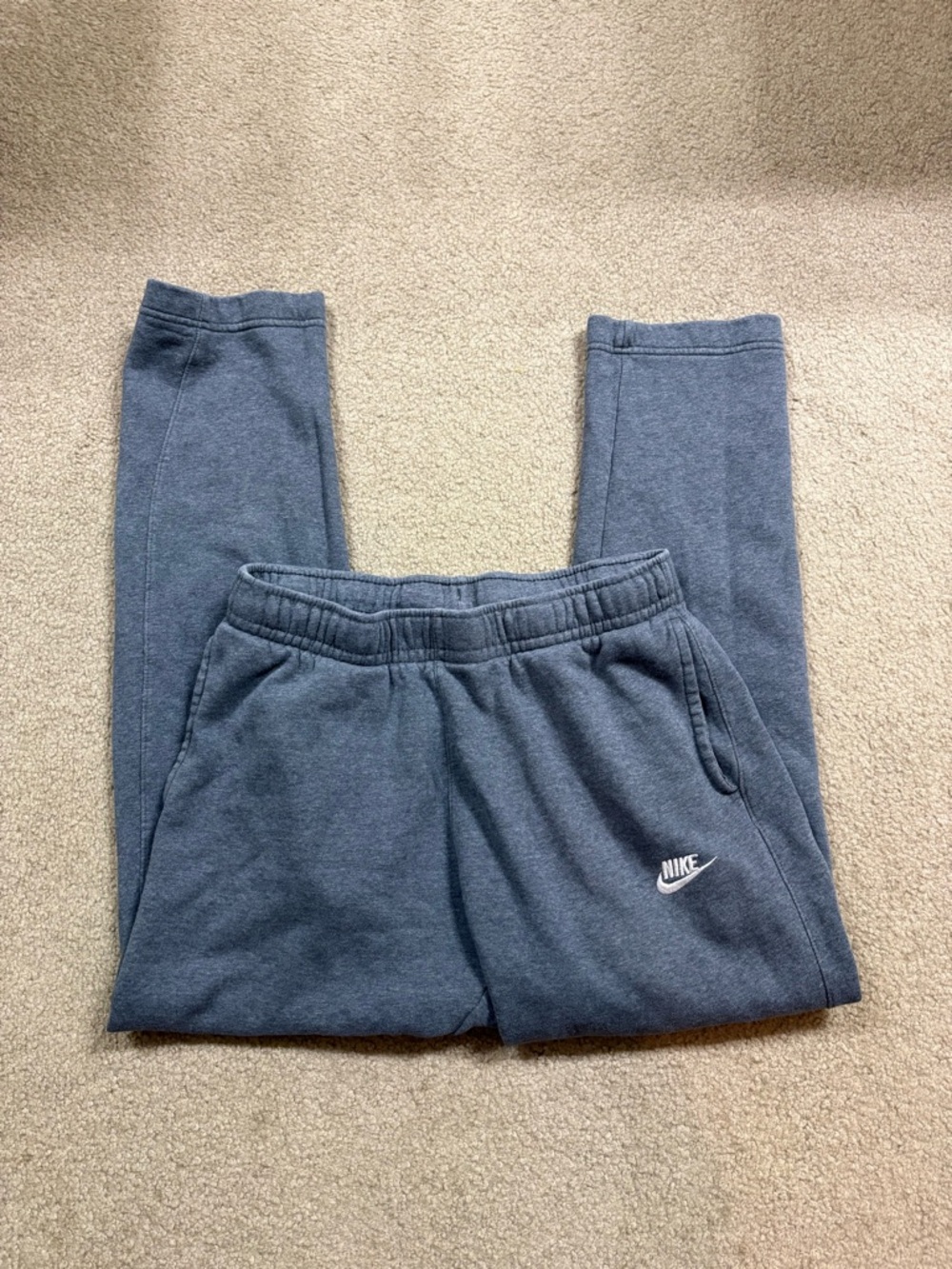 Nike Men's charcoal gray Fleece Jogger Pants